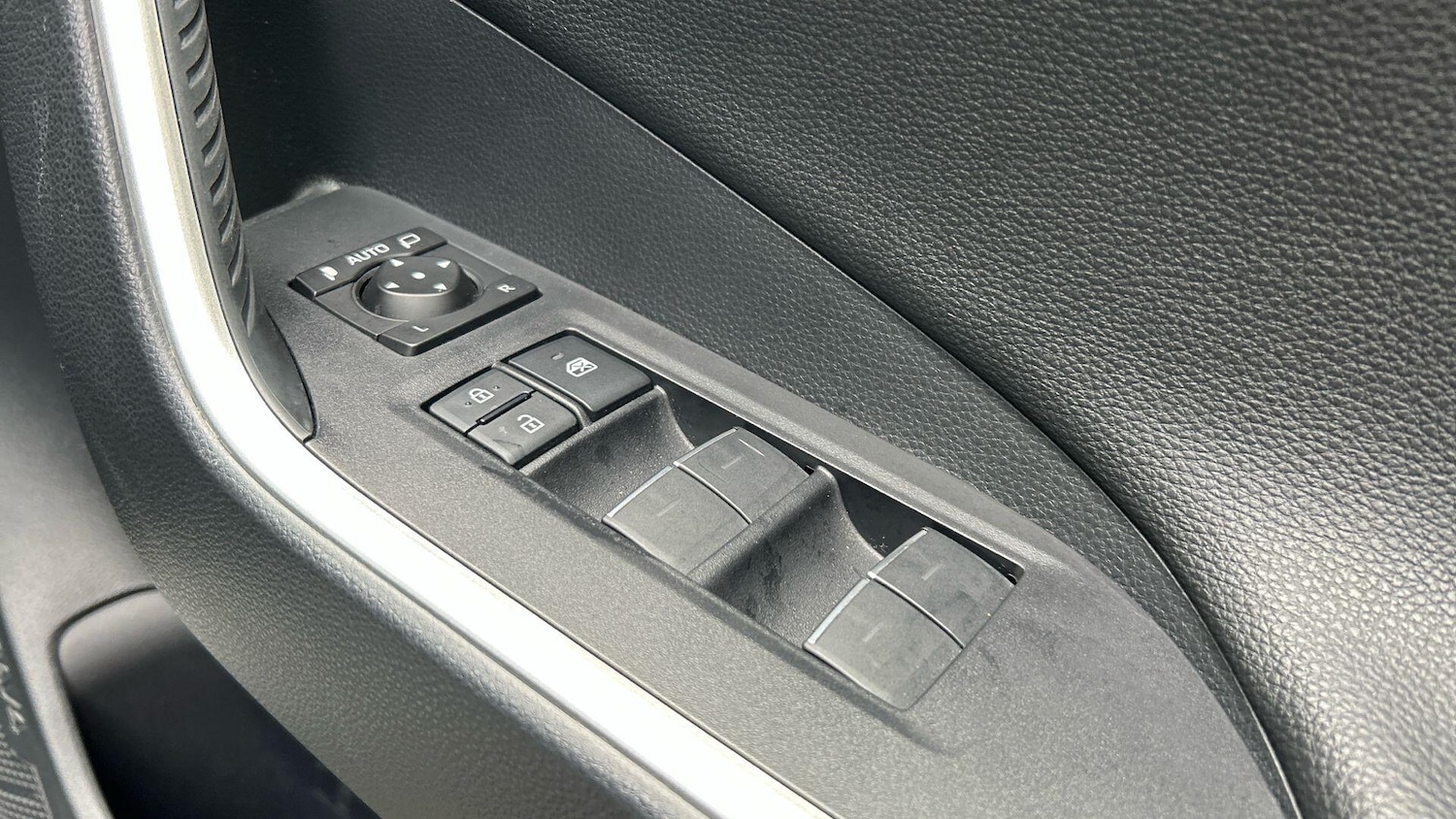 Used Toyota RAV4 2022 for sale - 76166635: Photo 42