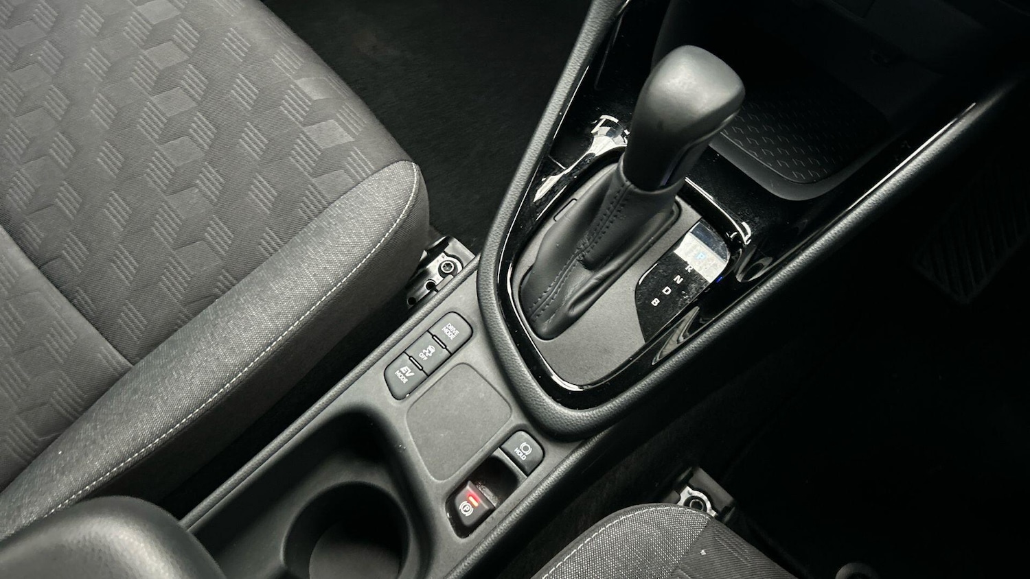 Used Toyota Yaris 2024 for sale - 77376136: Photo 28