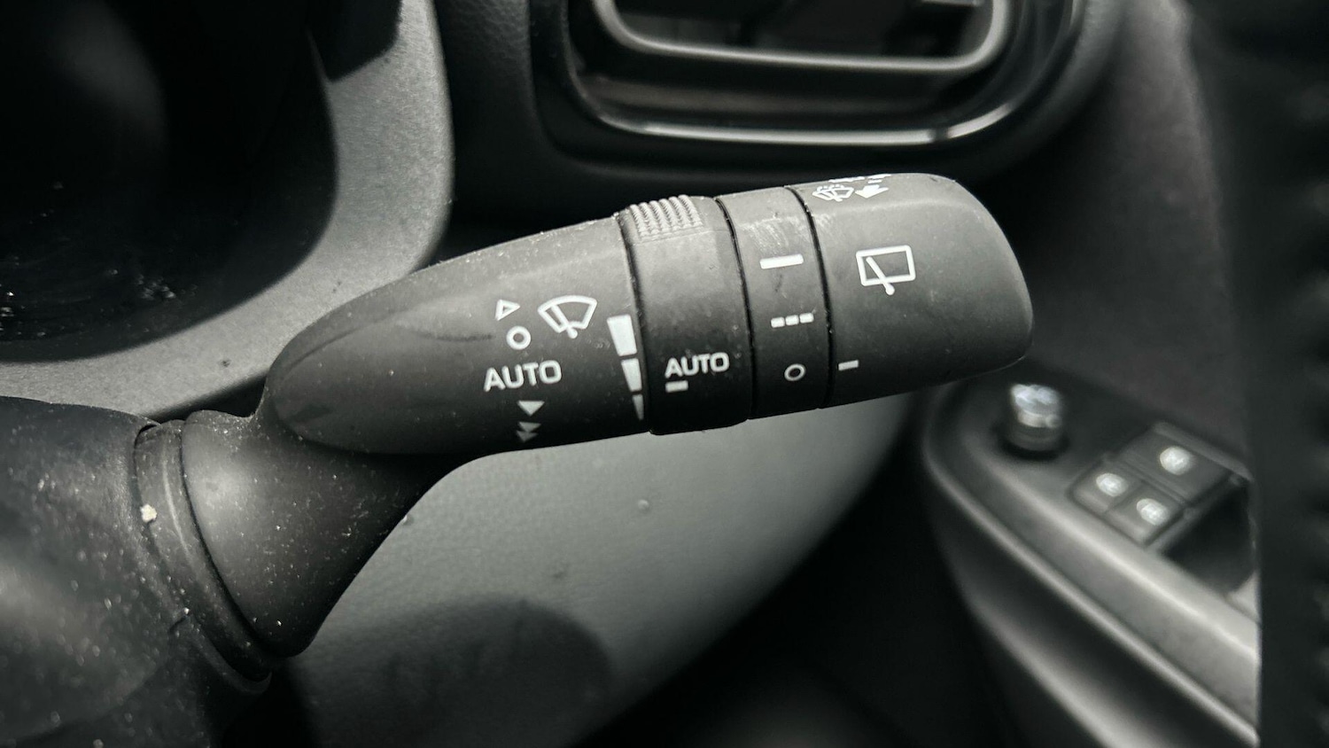 Used Toyota Yaris 2024 for sale - 77376136: Photo 33