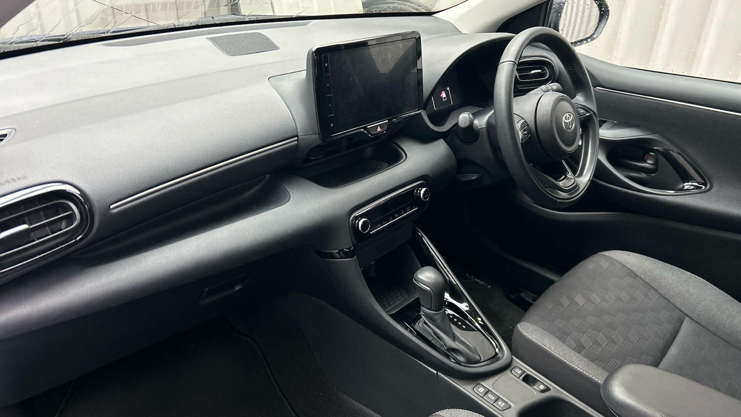 Used Toyota Yaris 2024 for sale - 77376136: Photo 39