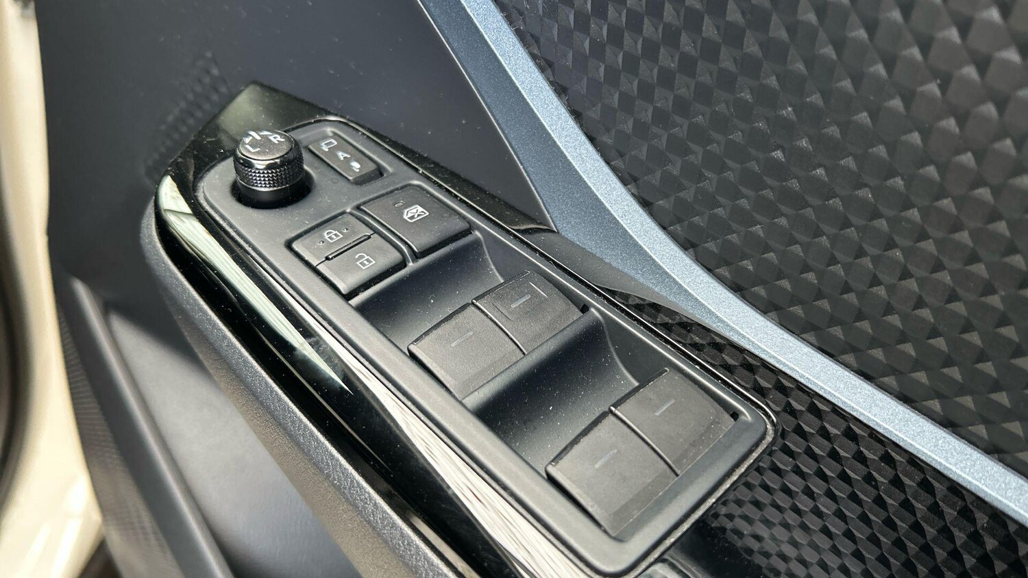 Used Toyota C-HR 2021 for sale - 76284063: Photo 40