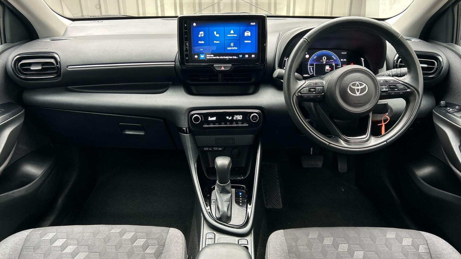 Used Toyota Yaris 2024 for sale - 77646611: Photo 11