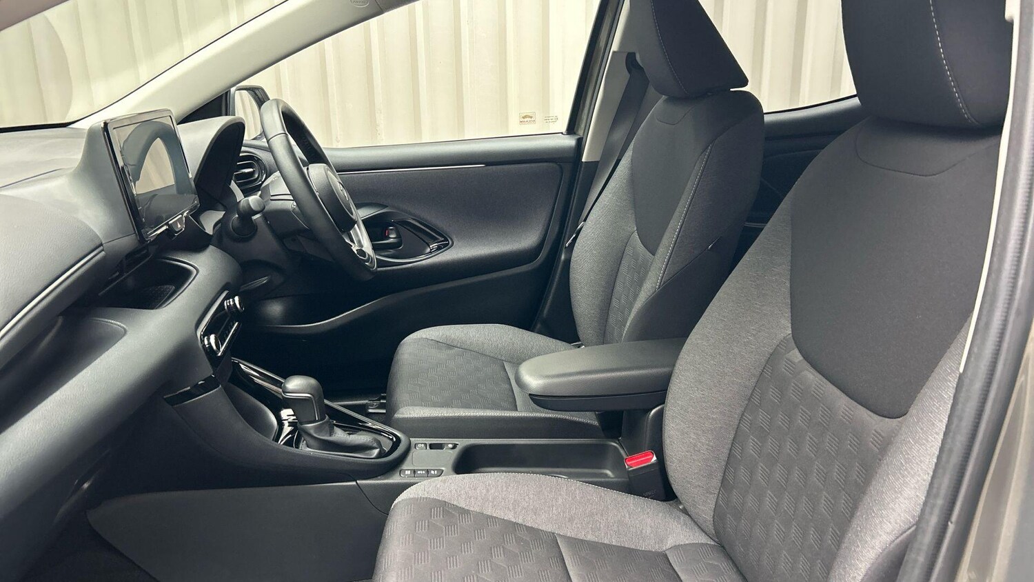 Used Toyota Yaris 2024 for sale - 77646611: Photo 16