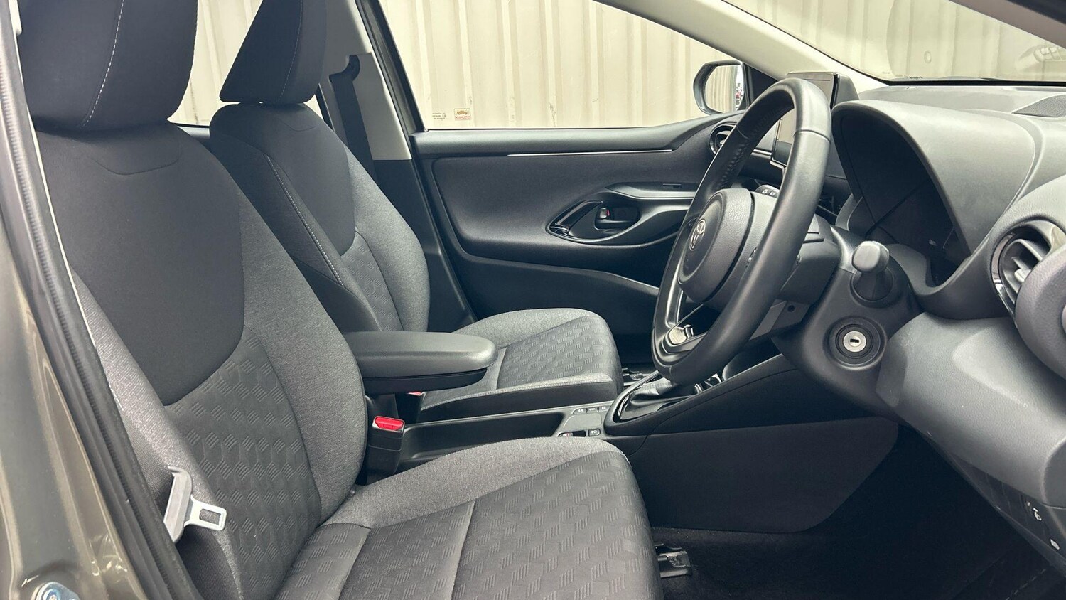 Used Toyota Yaris 2024 for sale - 77646611: Photo 17