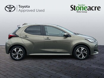 Used Toyota Yaris 2024 for sale - 77646611: Photo