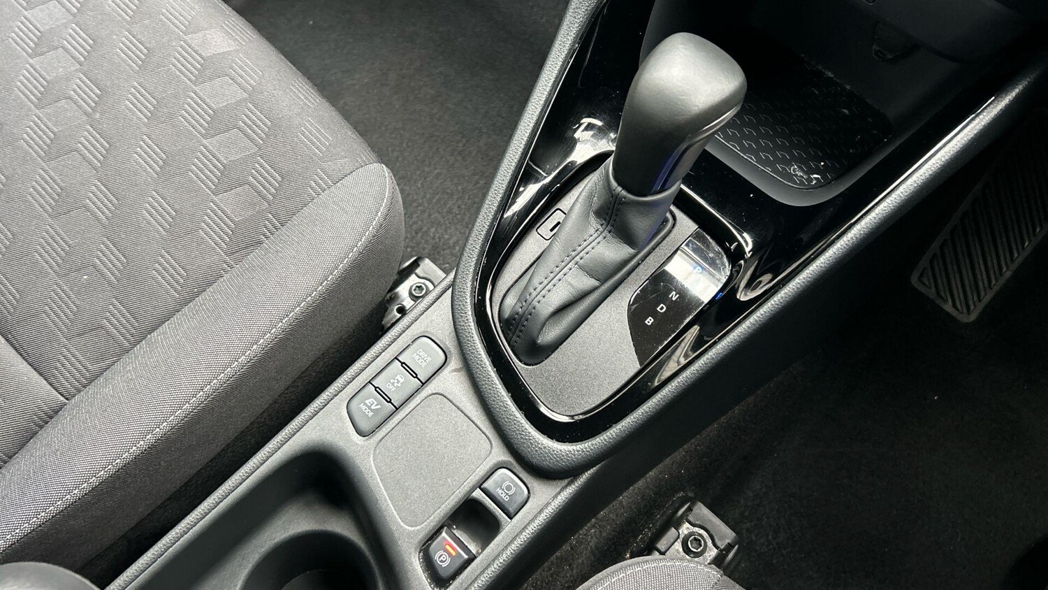 Used Toyota Yaris 2024 for sale - 77646611: Photo 32