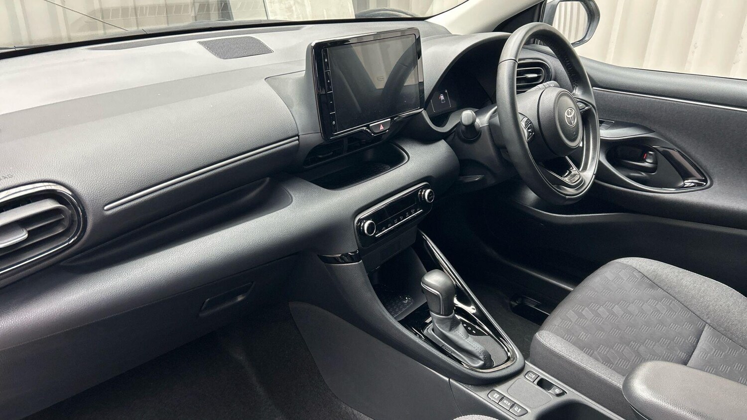 Used Toyota Yaris 2024 for sale - 77646611: Photo 40