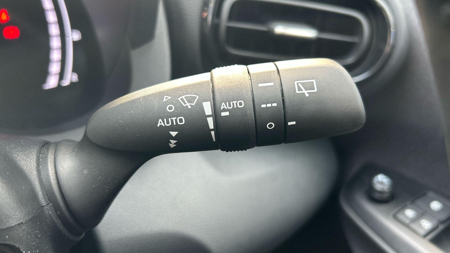 Used Toyota Yaris Cross 2025 for sale - 77738244: Photo 36