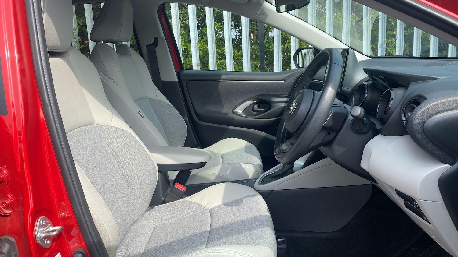 Used Toyota Yaris for sale - 76473322: Photo 17