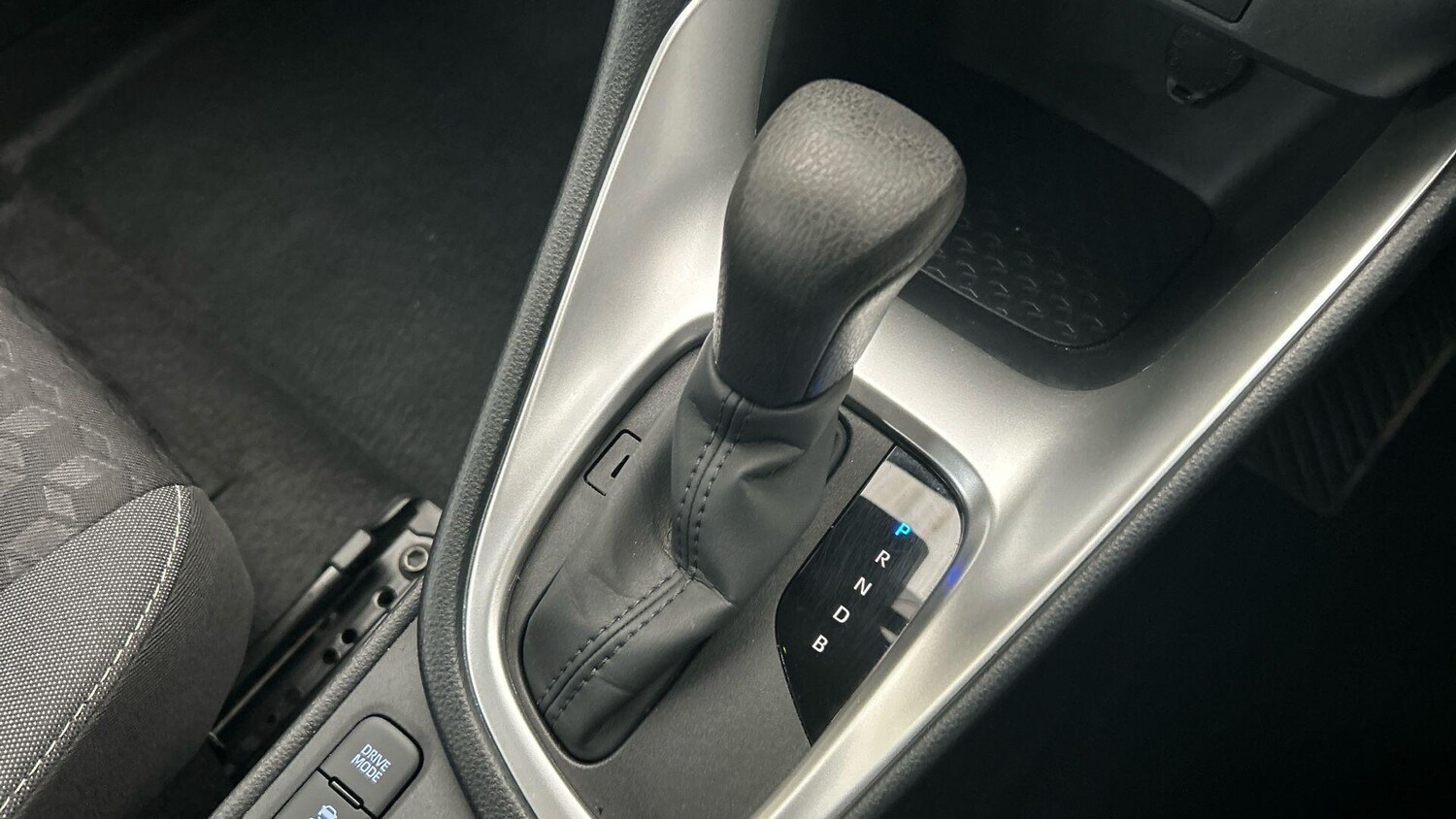 Used Toyota Yaris 2023 for sale - 76802366: Photo 31