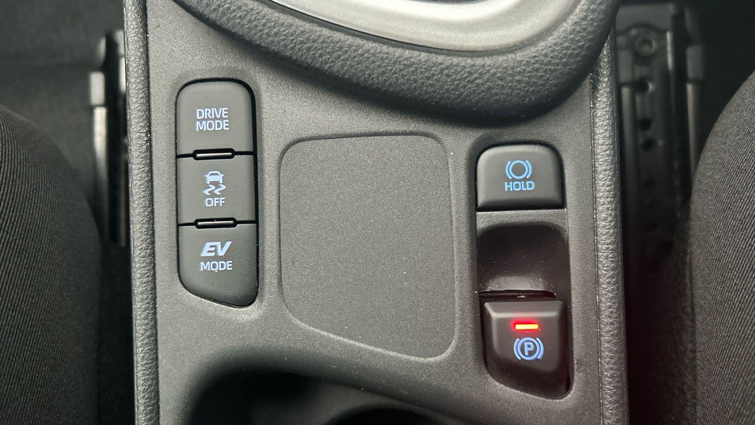 Used Toyota Yaris 2023 for sale - 76802366: Photo 32