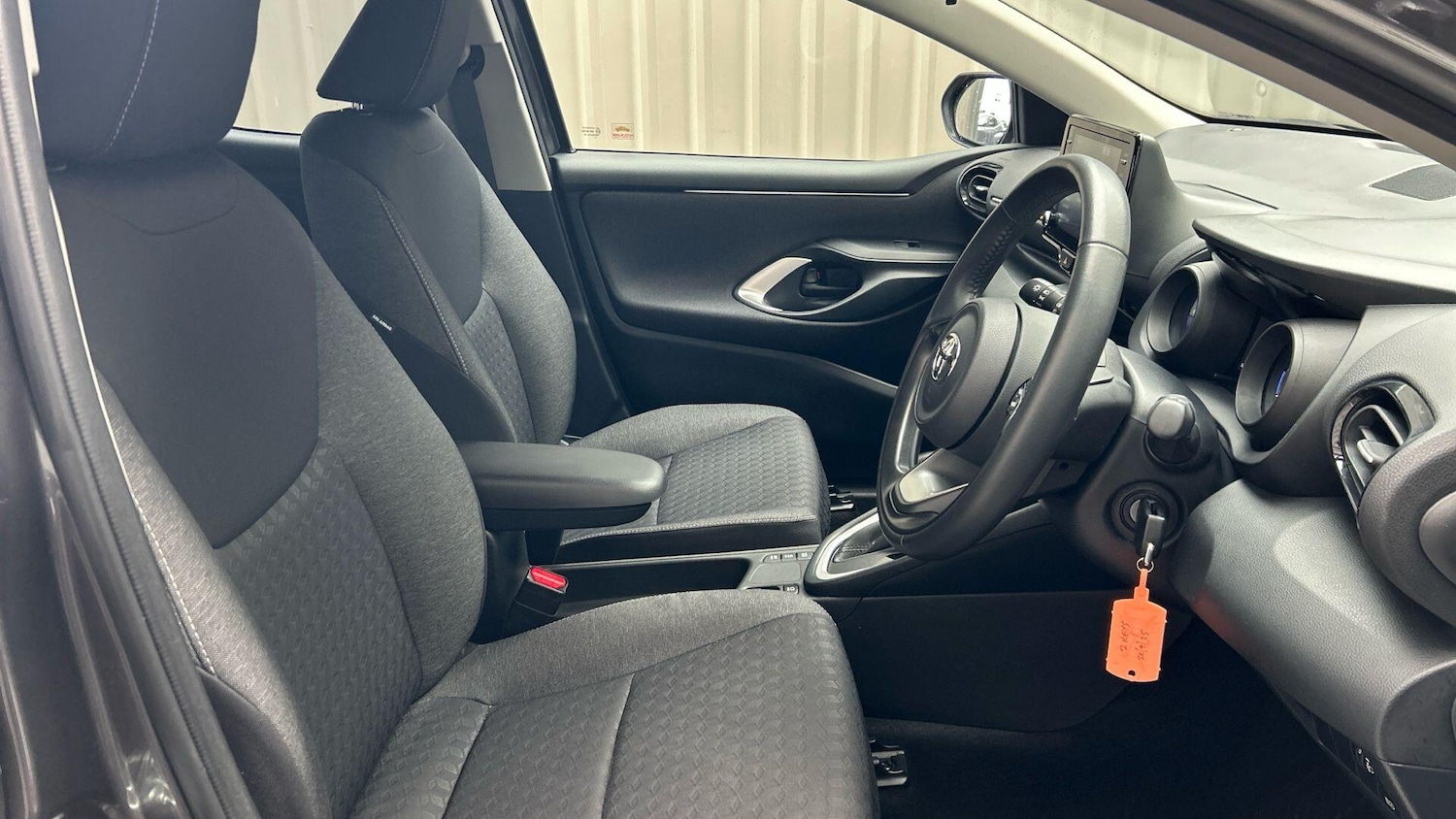 Used Toyota Yaris 2022 for sale - 76138205: Photo 17