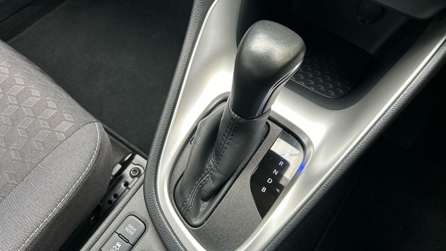 Used Toyota Yaris 2022 for sale - 76138205: Photo 33