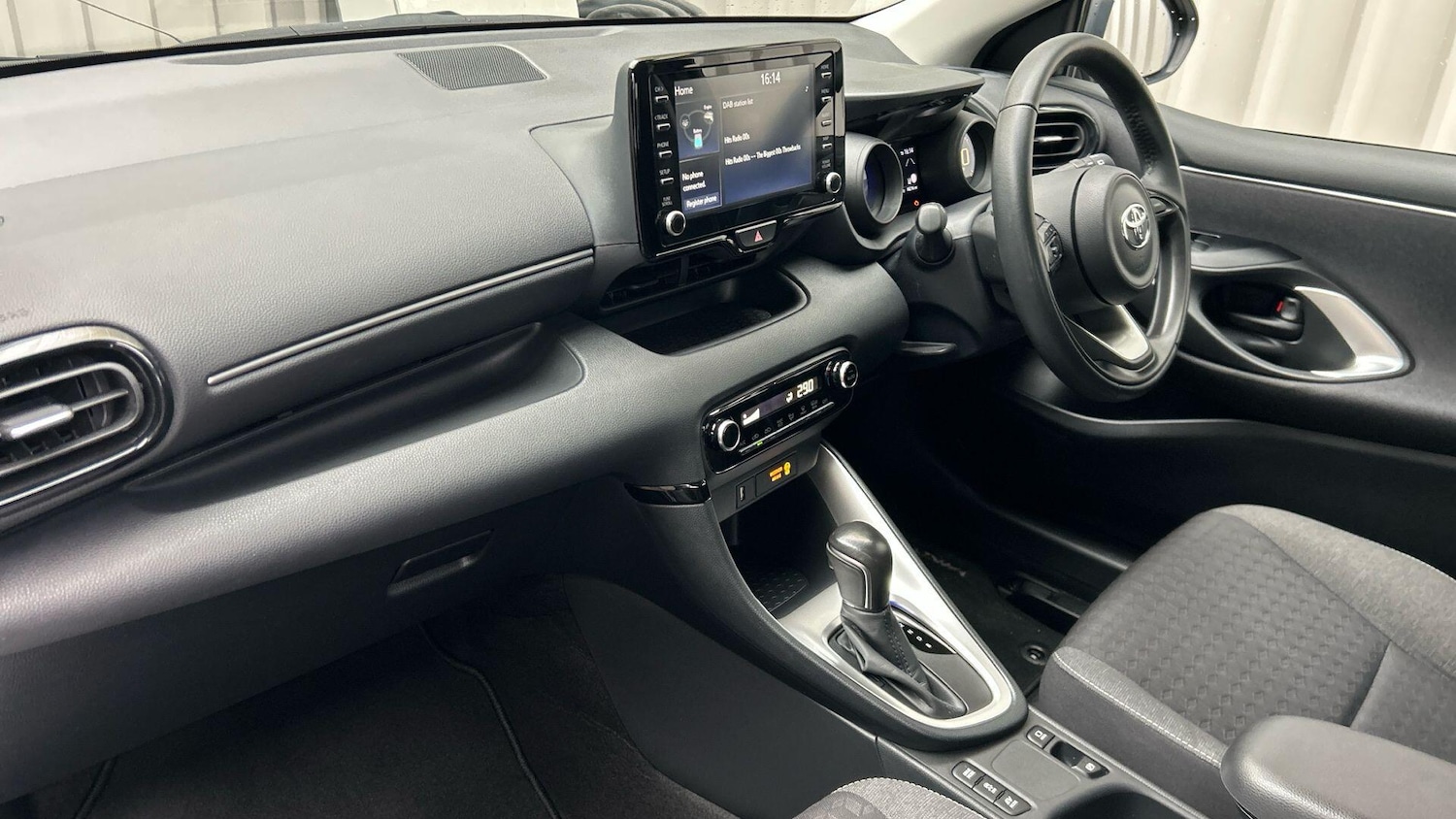 Used Toyota Yaris 2022 for sale - 76138205: Photo 41