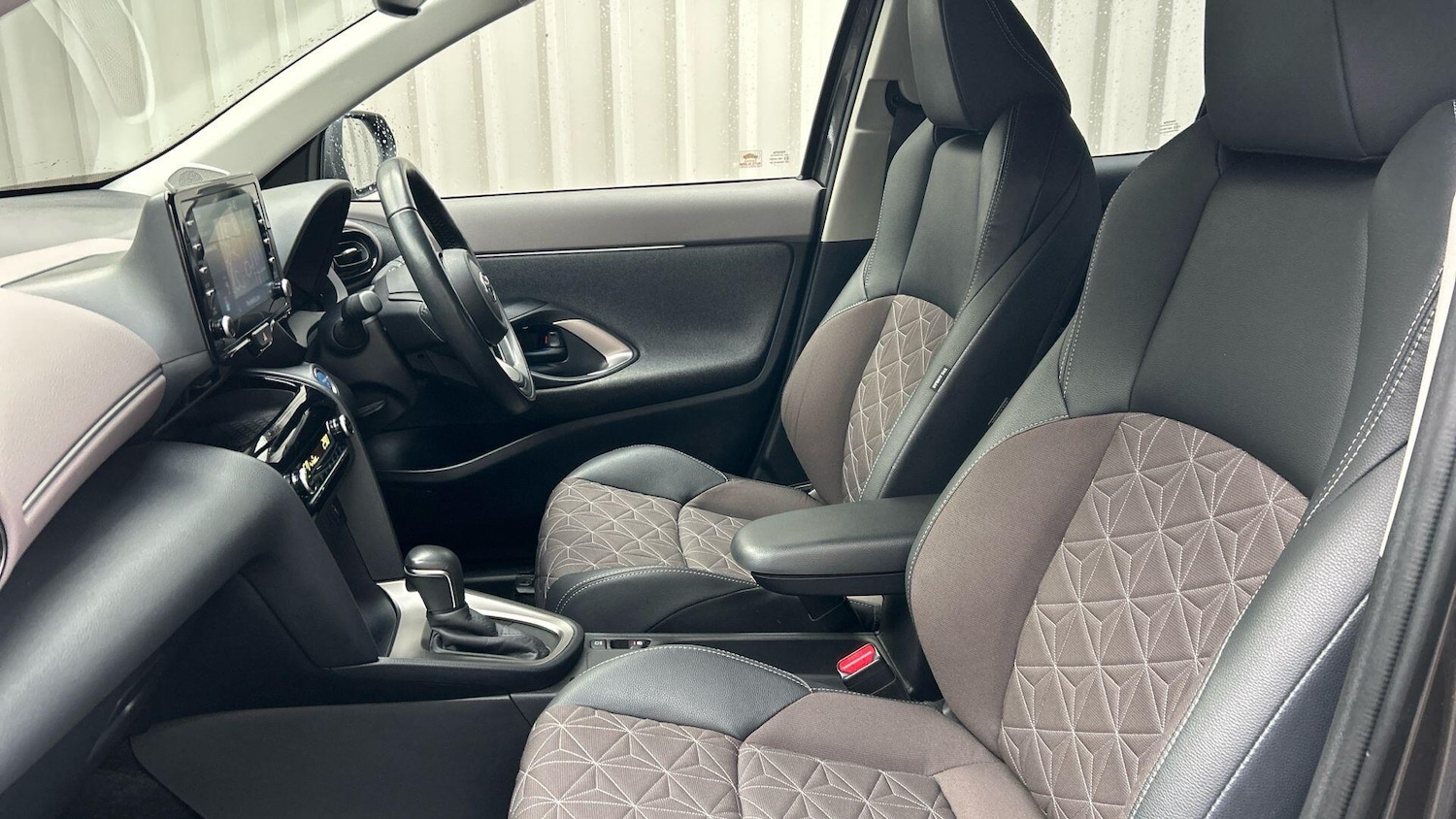 Used Toyota Yaris Cross 2022 for sale - 77439689: Photo 14