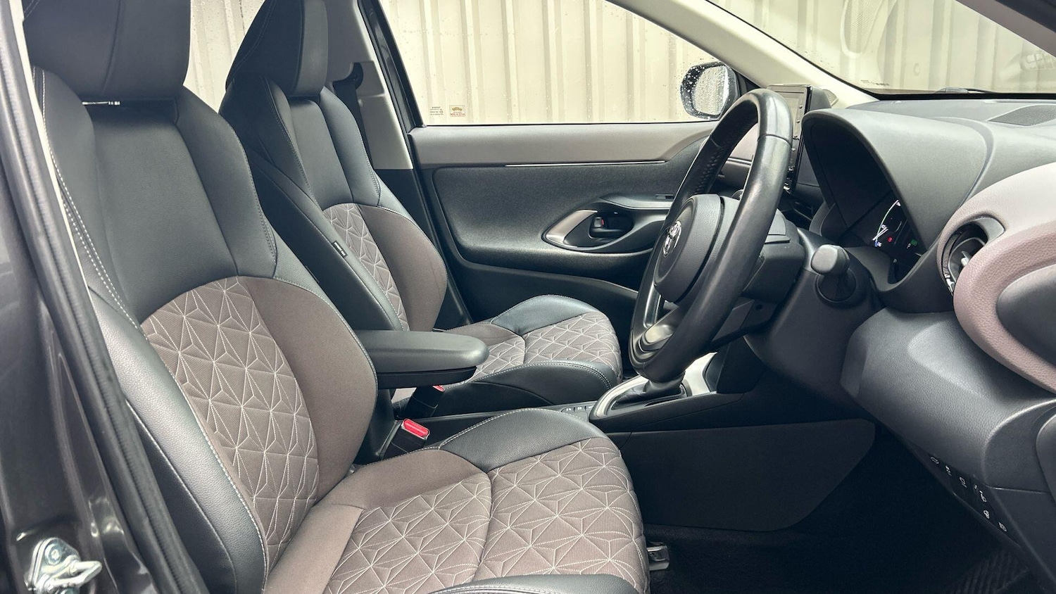 Used Toyota Yaris Cross 2022 for sale - 77439689: Photo 15