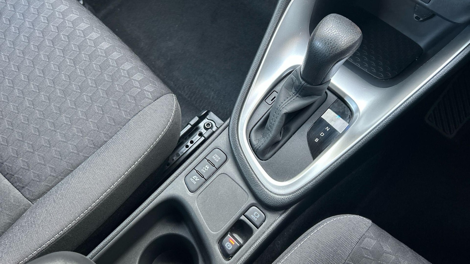 Used Toyota Yaris 2022 for sale - 76457936: Photo 32