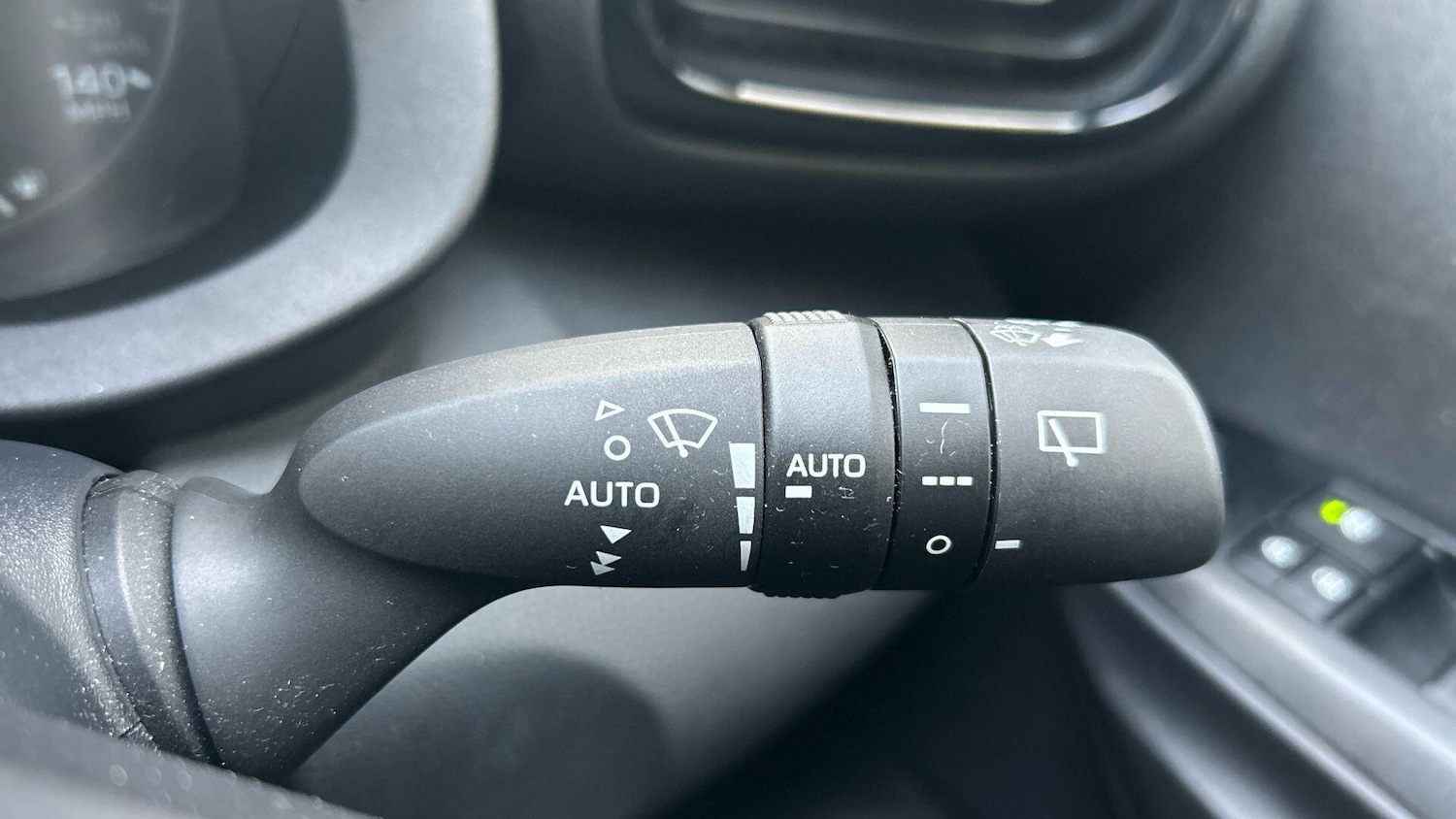 Used Toyota Yaris 2022 for sale - 76457936: Photo 37