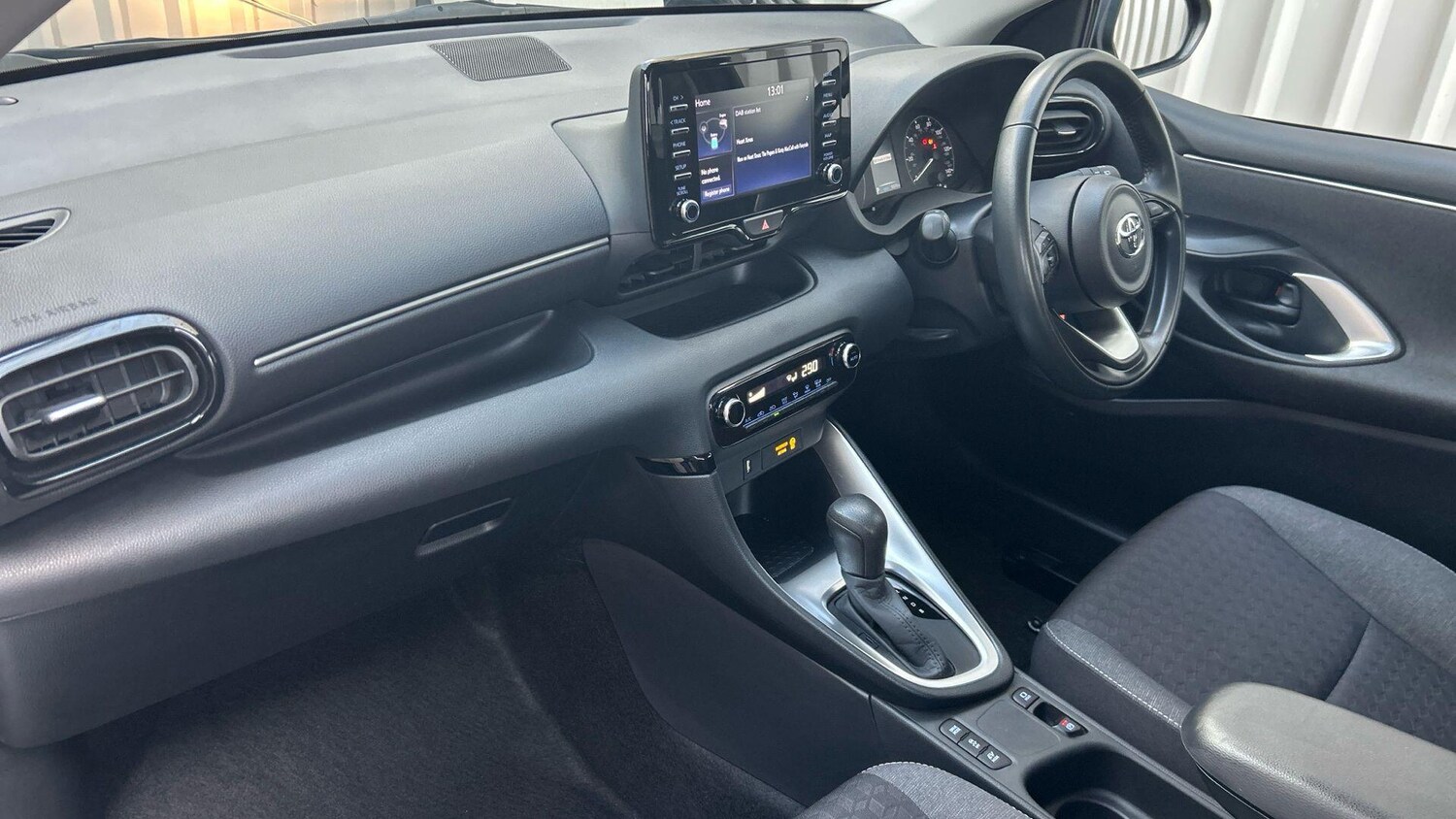 Used Toyota Yaris 2022 for sale - 76457936: Photo 41