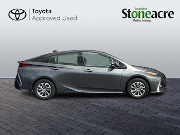 Used Toyota Prius 2021 for sale - 76550666: Photo