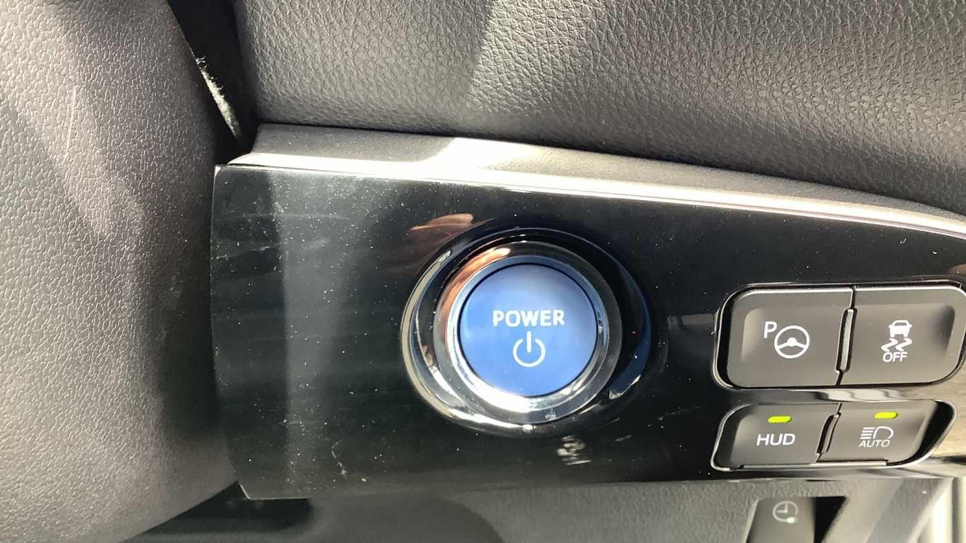 Used Toyota Prius 2021 for sale - 76550666: Photo 32