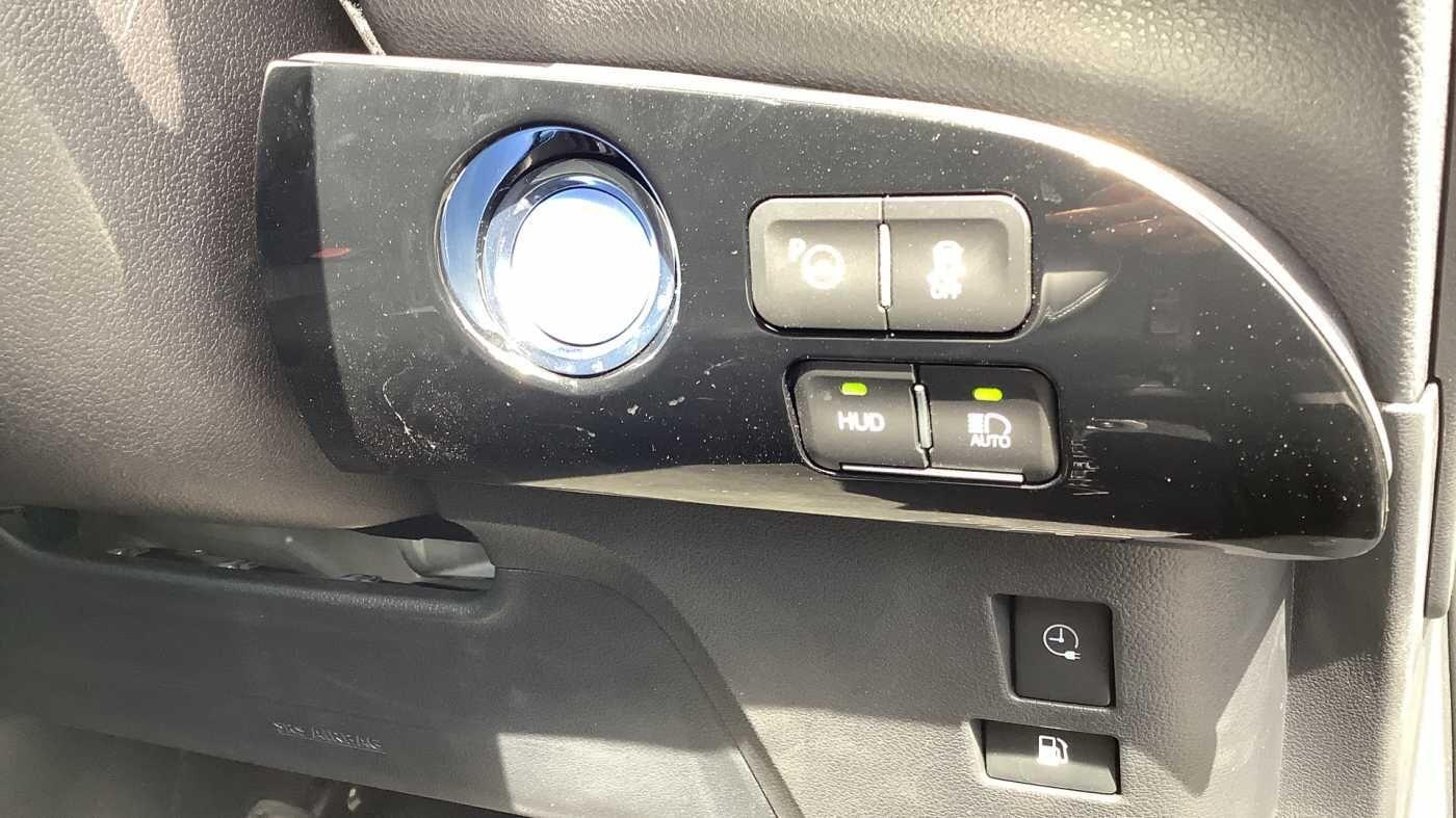 Used Toyota Prius 2021 for sale - 76550666: Photo 33