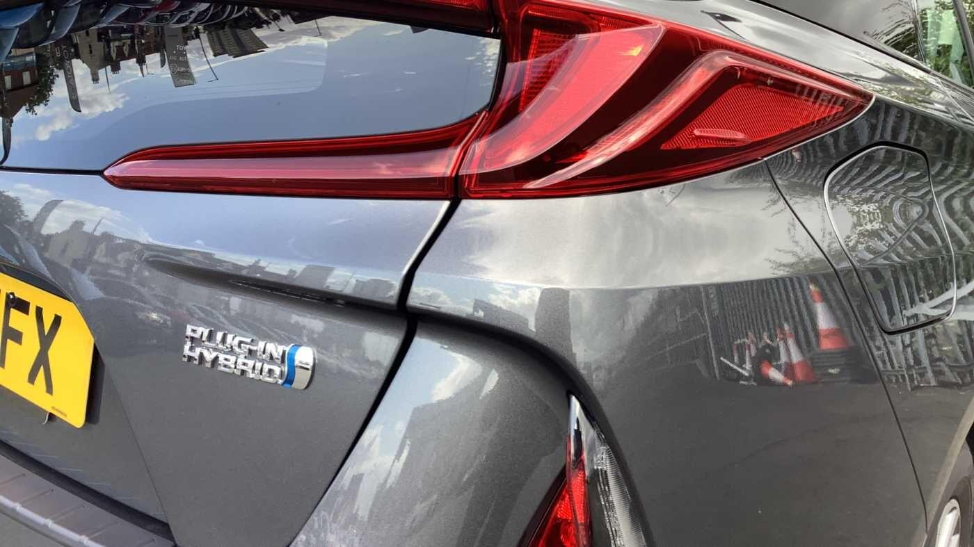 Used Toyota Prius 2021 for sale - 76550666: Photo 35