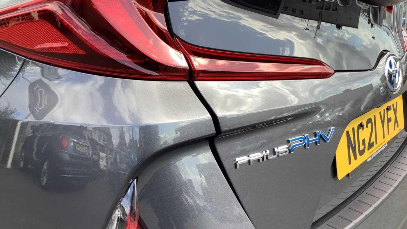 Used Toyota Prius 2021 for sale - 76550666: Photo 36