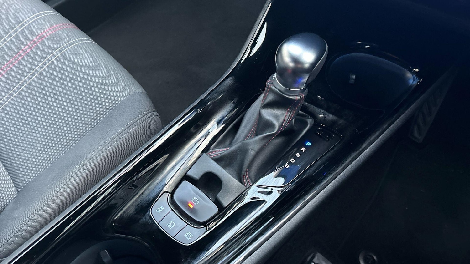 Used Toyota C-HR 2022 for sale - 77203030: Photo 30