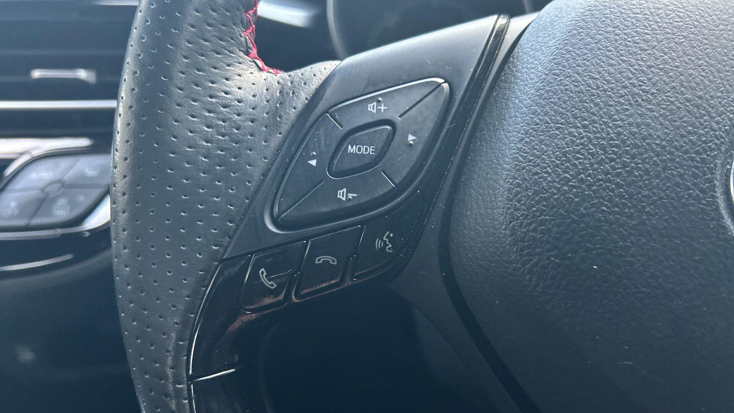 Used Toyota C-HR 2022 for sale - 77203030: Photo 39