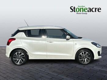 Used Suzuki Swift 2023 for sale - 77784753: Photo