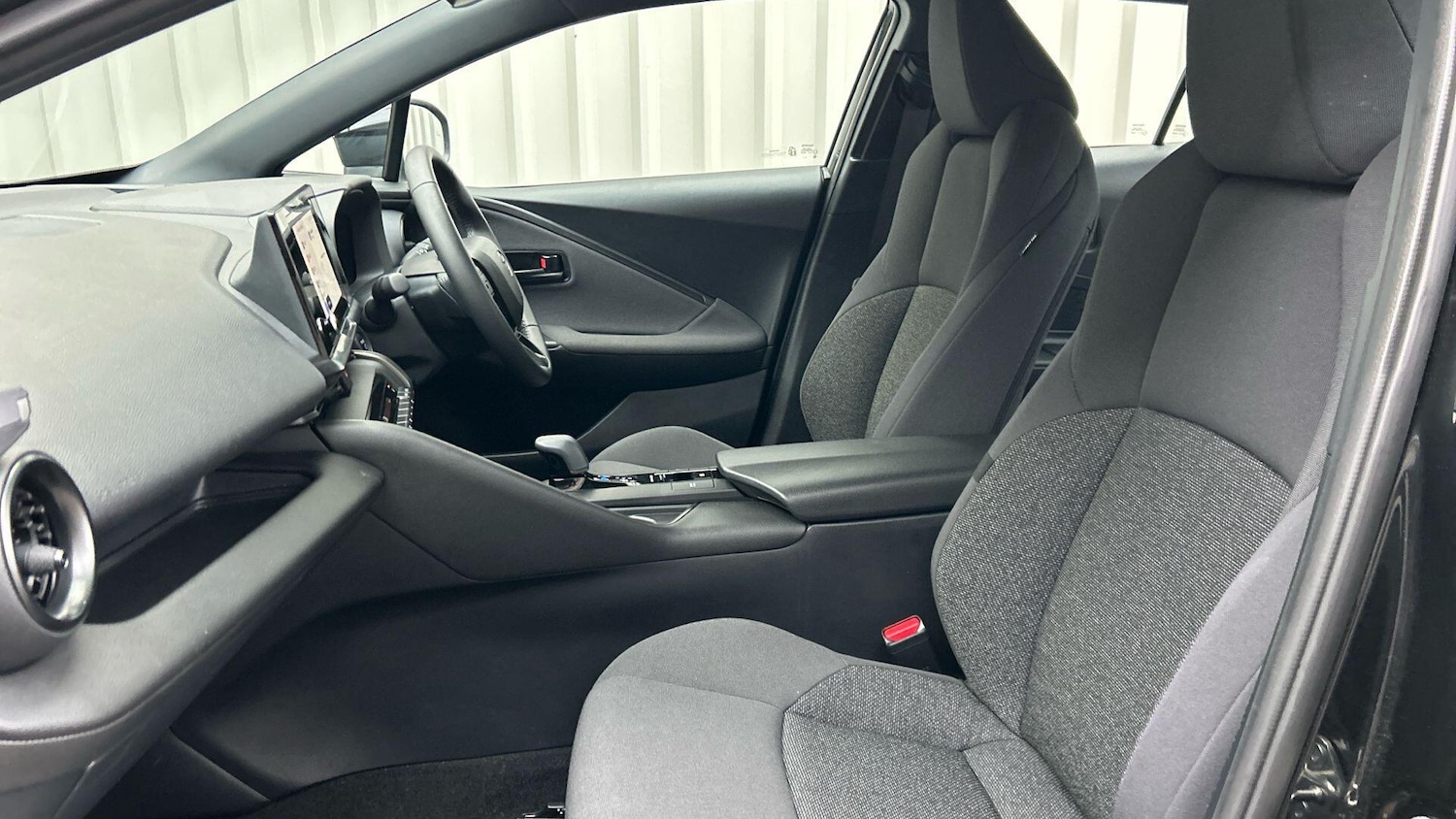 Used Toyota C-HR 2024 for sale - 76456831: Photo 16