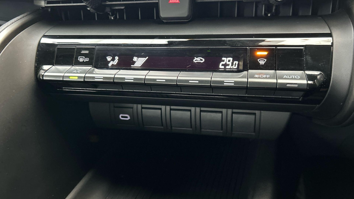 Used Toyota C-HR 2024 for sale - 76456831: Photo 28