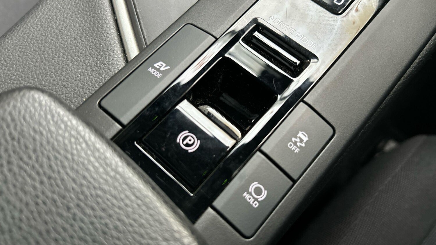 Used Toyota C-HR 2024 for sale - 76456831: Photo 31