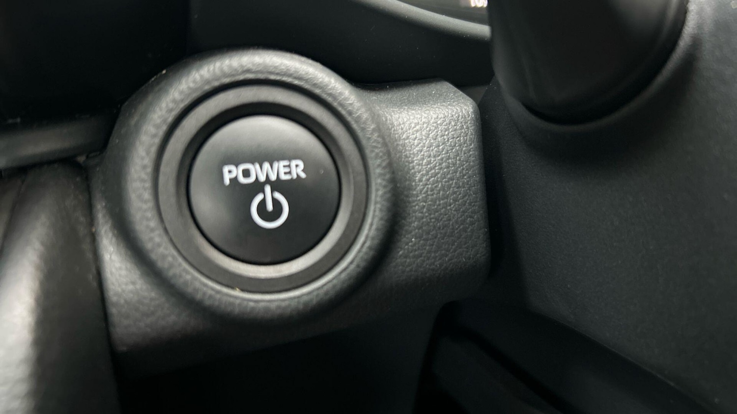 Used Toyota C-HR 2024 for sale - 76456831: Photo 38