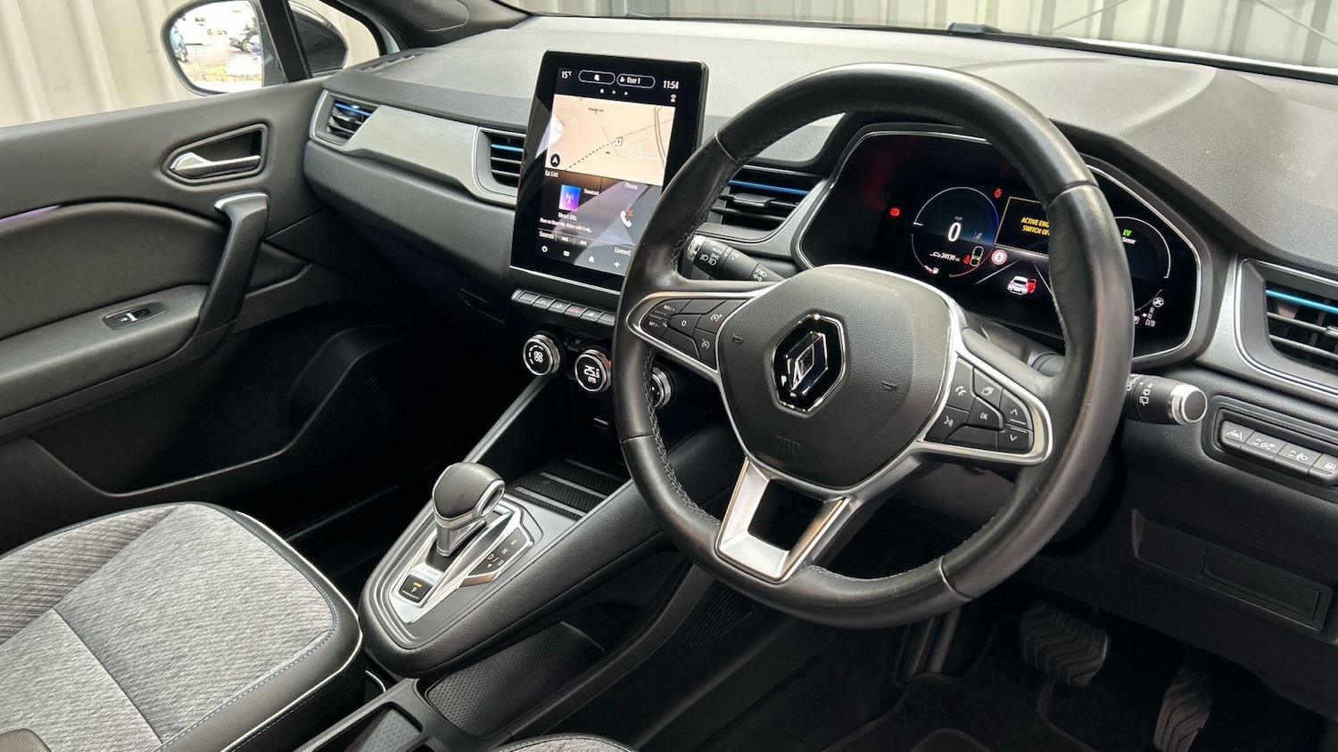 Used Renault Captur for sale - 76538309: Photo 10