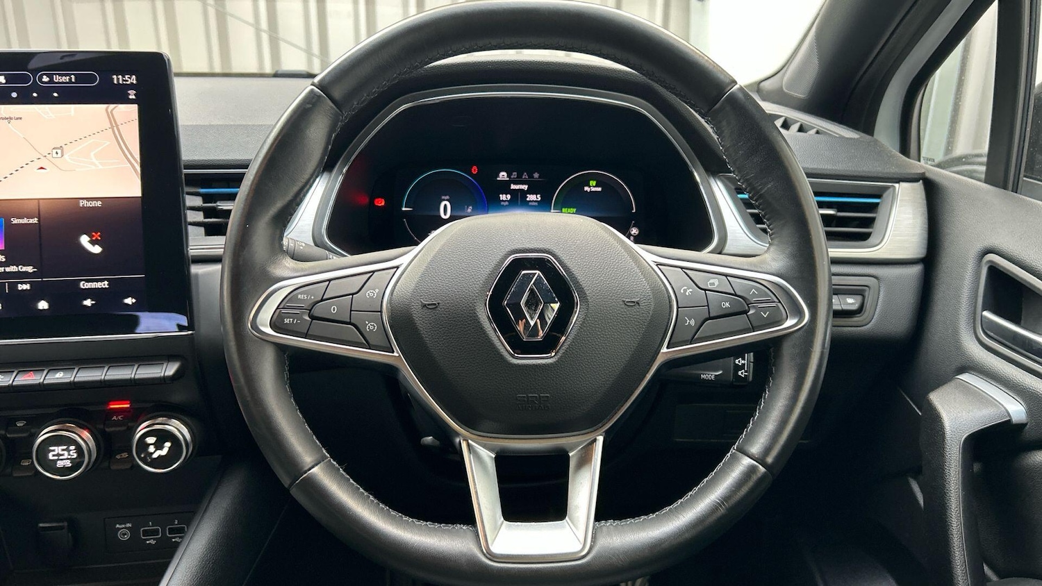 Used Renault Captur for sale - 76538309: Photo 12