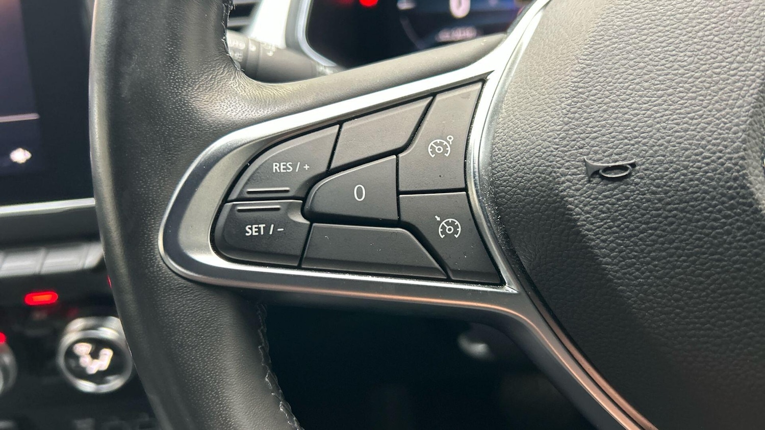 Used Renault Captur for sale - 76538309: Photo 37