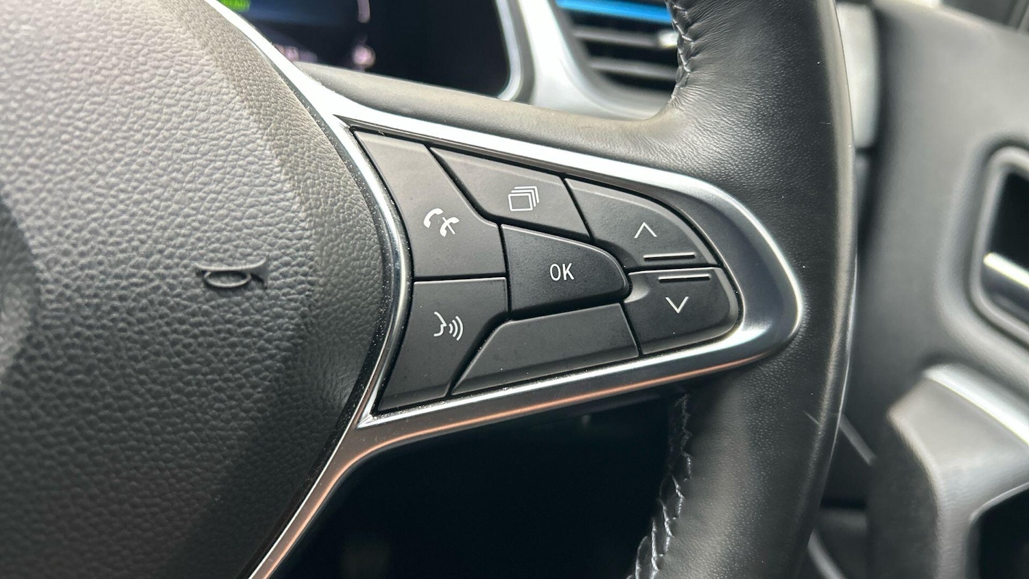 Used Renault Captur for sale - 76538309: Photo 38