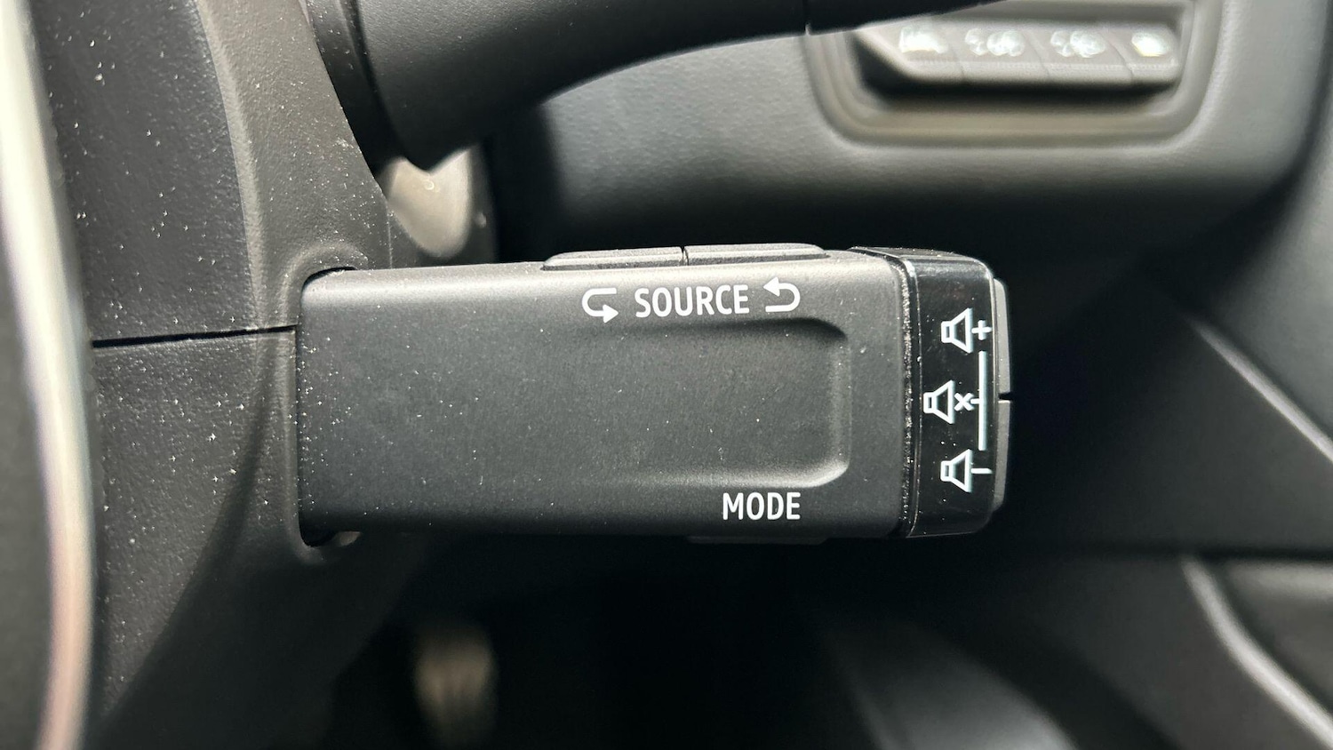 Used Renault Captur for sale - 76538309: Photo 40