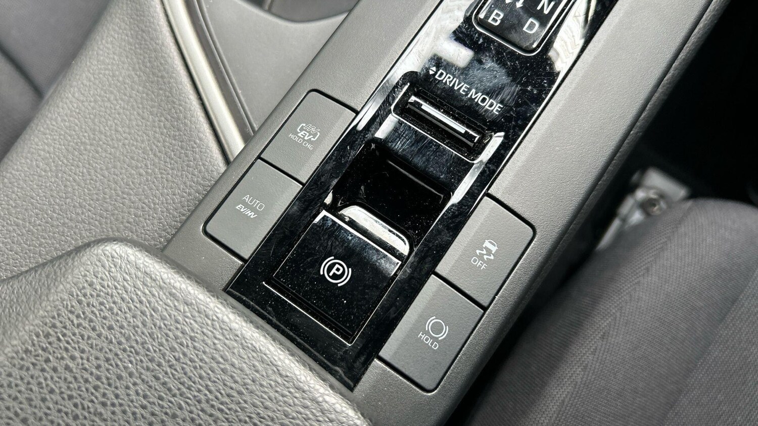 Used Toyota C-HR 2024 for sale - 77838715: Photo 34