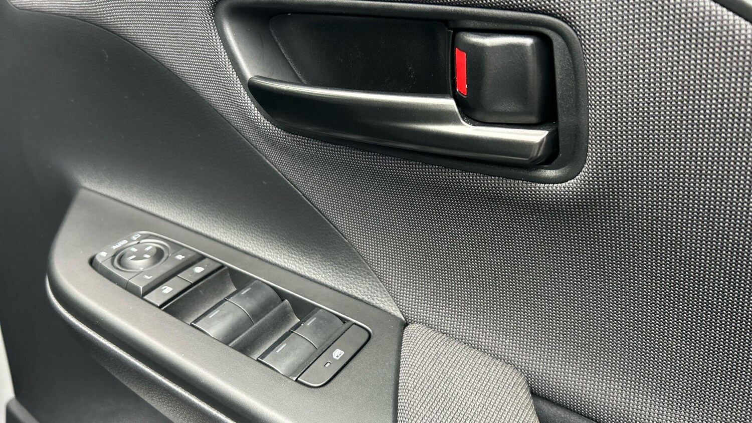 Used Toyota C-HR 2024 for sale - 77838715: Photo 35