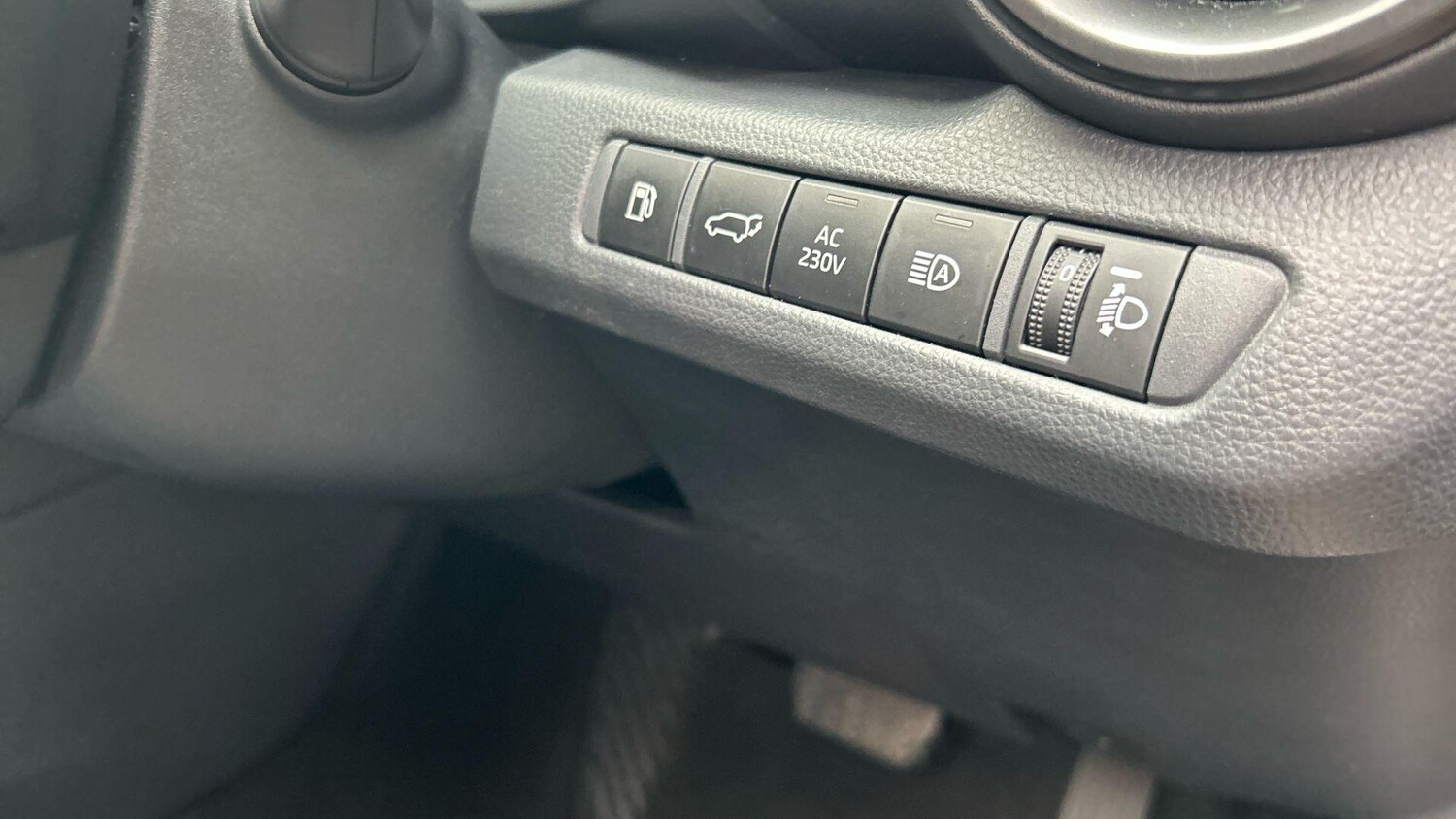 Used Toyota C-HR 2024 for sale - 77838715: Photo 36