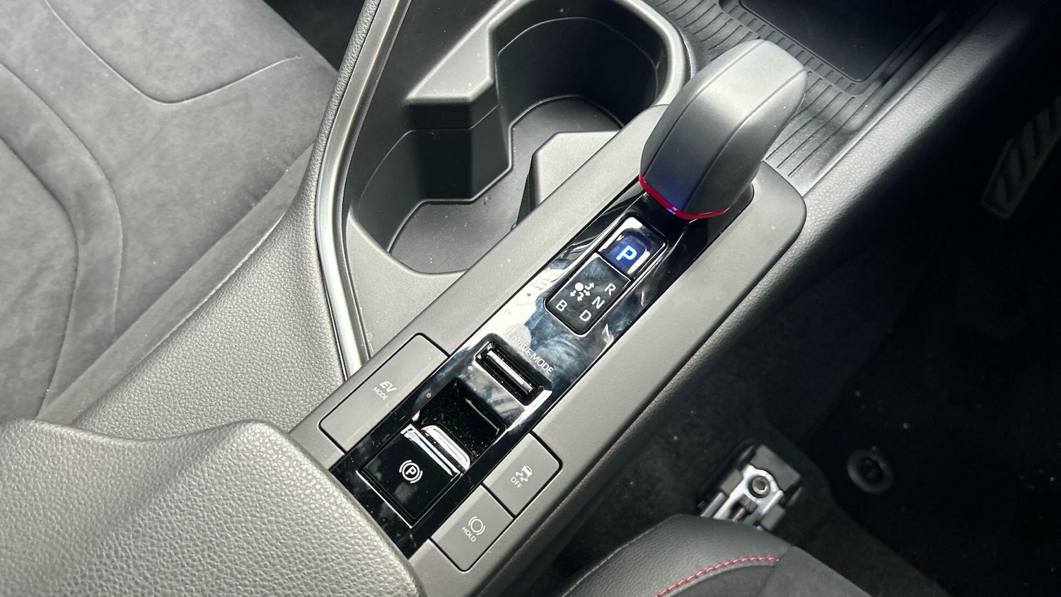 Used Toyota C-HR 2025 for sale - 76562287: Photo 29