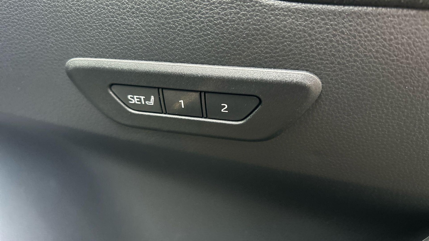 Used Toyota C-HR 2025 for sale - 76562287: Photo 44