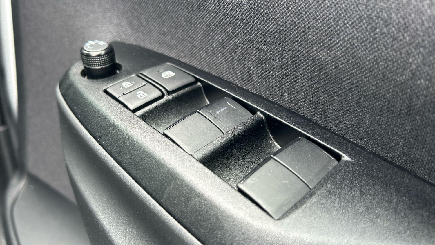 Used Toyota Yaris 2024 for sale - 78101390: Photo 39