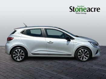 Used Renault Clio 2023 for sale - 79292814: Photo
