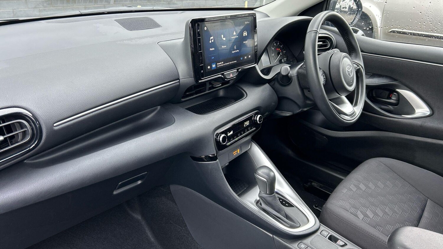 Used Toyota Yaris 2024 for sale - 77574867: Photo 38