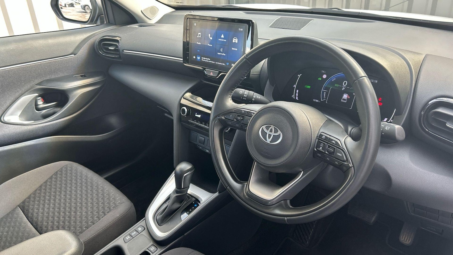 Used Toyota Yaris Cross 2024 for sale - 77939461: Photo 10