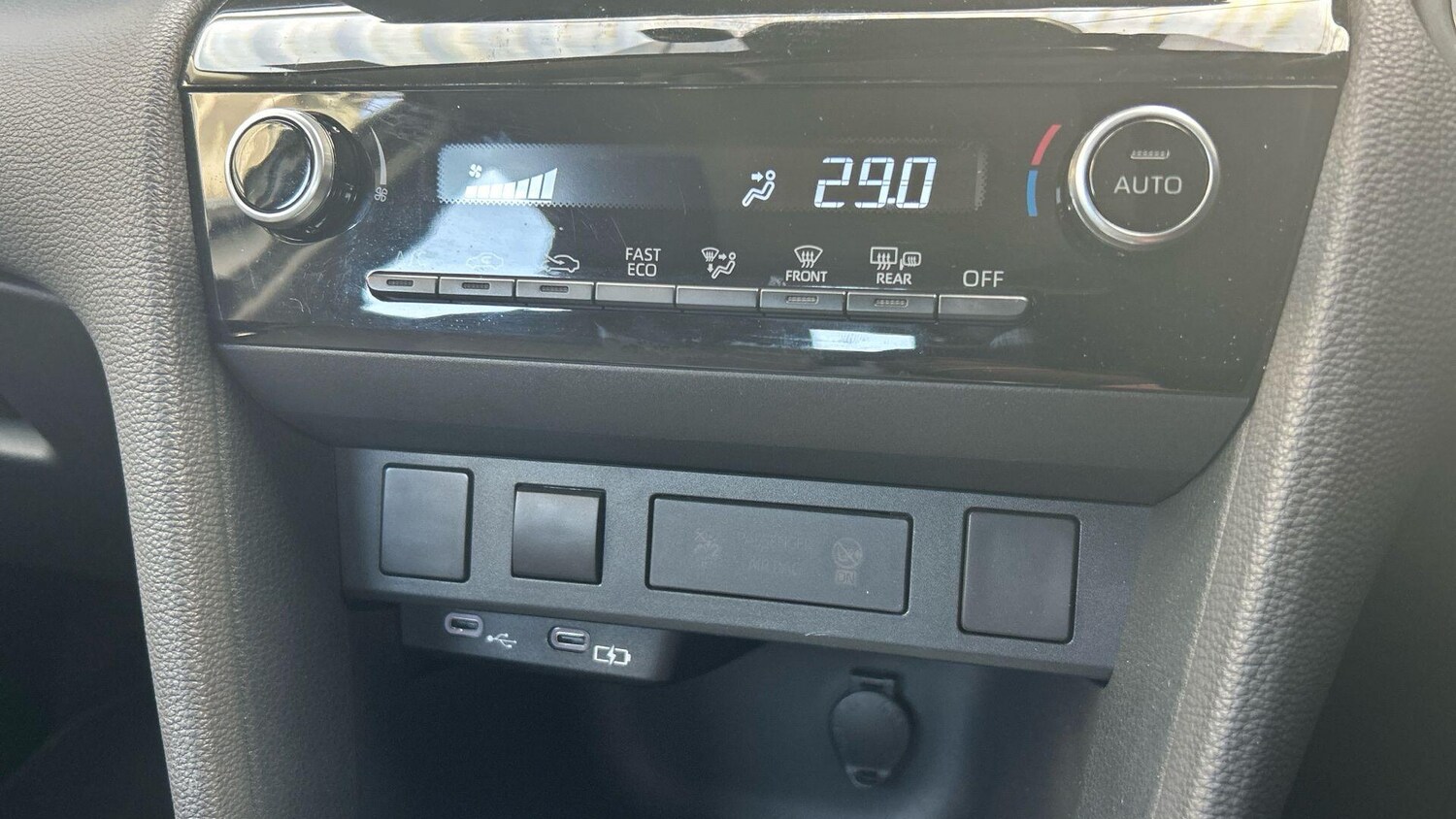 Used Toyota Yaris Cross 2024 for sale - 77939461: Photo 30